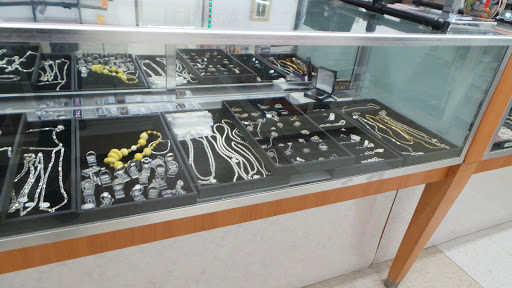 Pawn Shop «R J Jewelry & Loan Co», reviews and photos, 1210 Bloomingdale Rd, Glendale Heights, IL 60139, USA