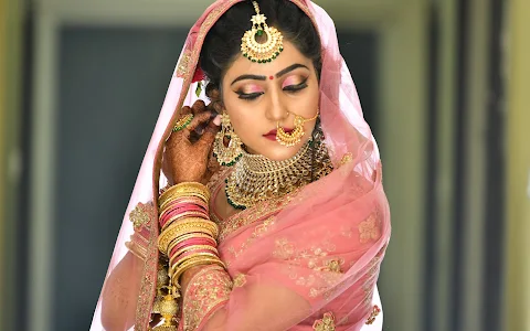 Gold Queen bridal makeup artist image