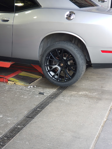 Tire Shop «Discount Tire Store - Gilbert, AZ», reviews and photos, 2623 S Market St, Gilbert, AZ 85295, USA