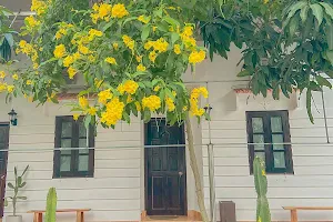 Lạc House image