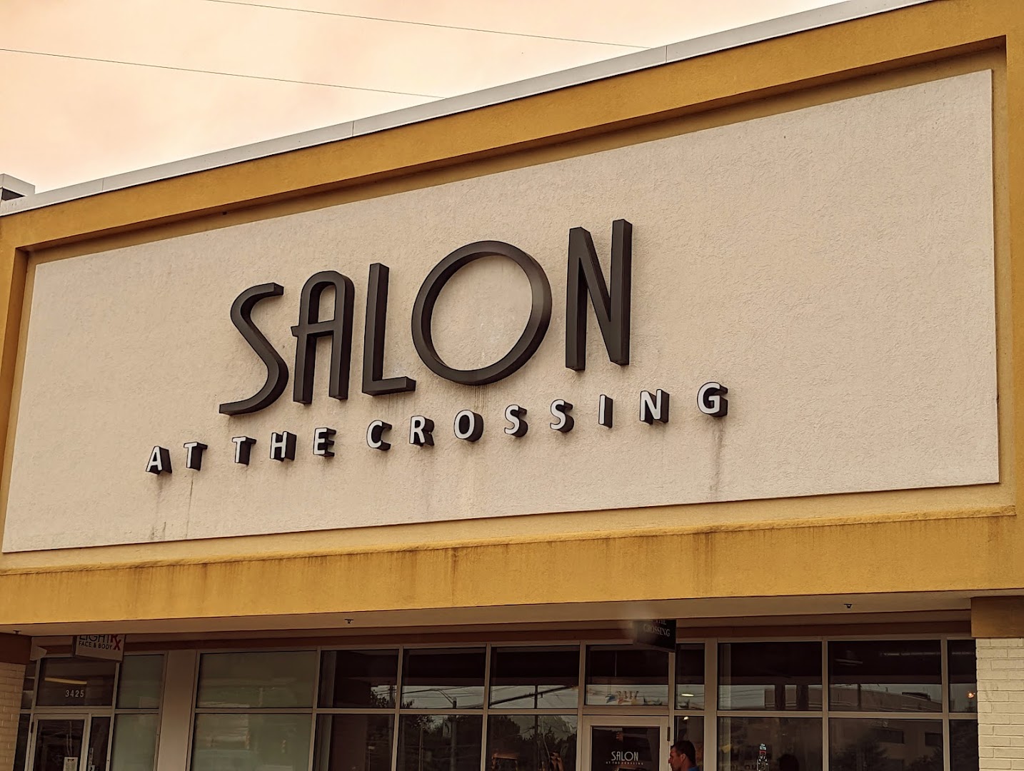 Salon at the crossing
