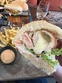 Sandwich au poulet du Restaurant libanais Vista à Paris - n°9