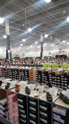 Shoe Store «DSW Designer Shoe Warehouse», reviews and photos, 427 Crossroads Blvd, Cary, NC 27518, USA