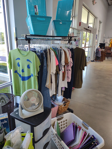 Thrift Store «Goodwill Warwick Retail Store», reviews and photos, 11061 Warwick Blvd, Newport News, VA 23601, USA