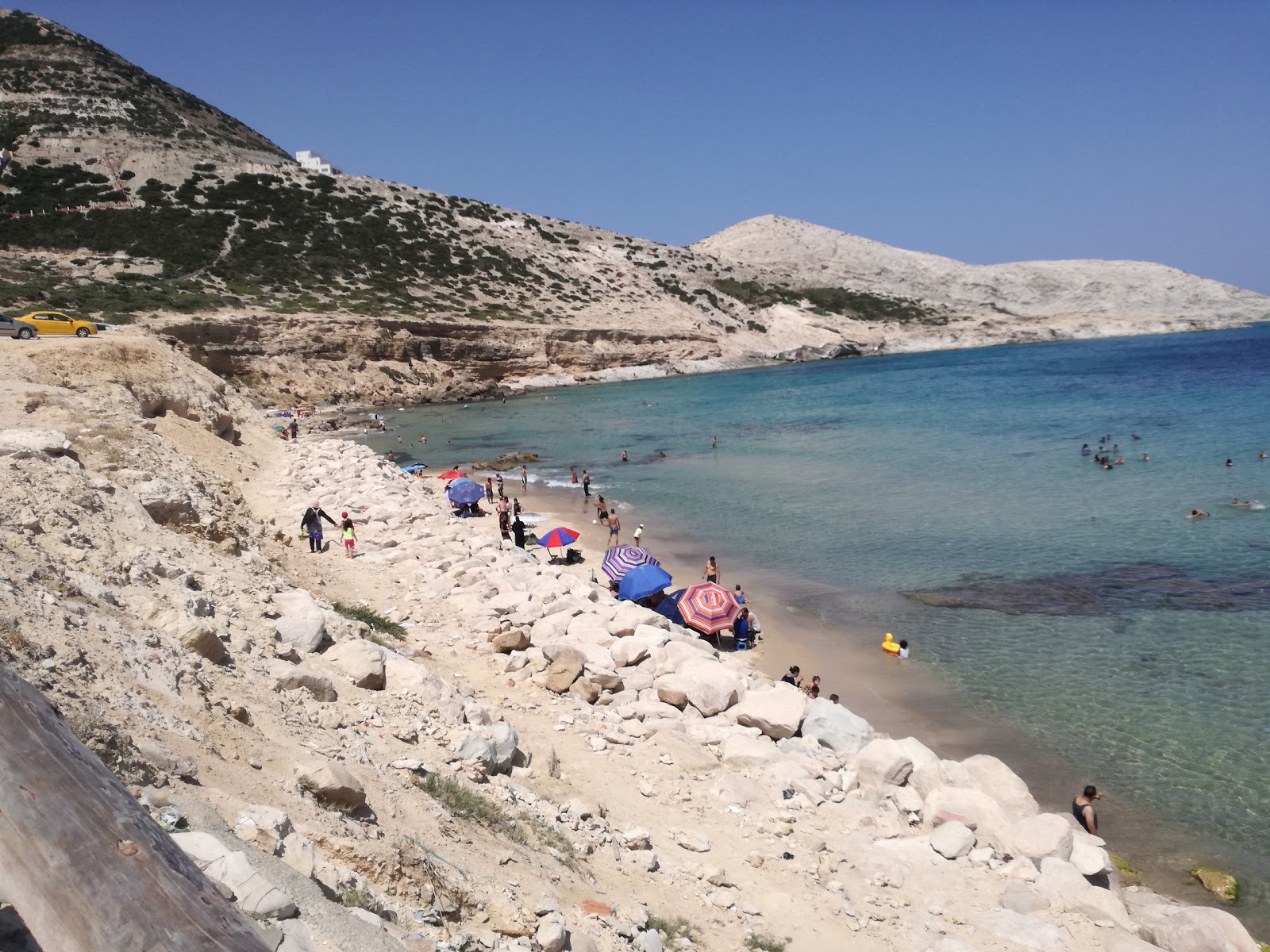 Fotografija La Grotte beach priljubljeno mesto med poznavalci sprostitve