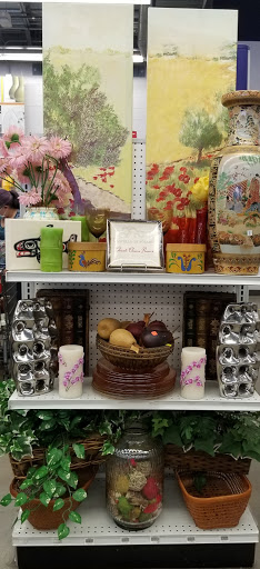 Thrift Store «Goodwill Central Texas - Lakeway», reviews and photos, 1901 RR 620 South, Lakeway, TX 78734, USA