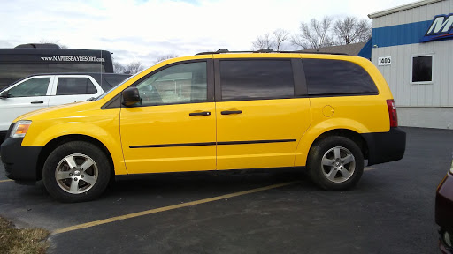 Auto Body Shop «Maaco Collision Repair & Auto Painting», reviews and photos, 1405 W Chestnut Expy, Springfield, MO 65802, USA