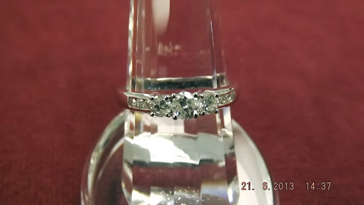 Jewelry Store «Jewelry, Gems & Design Co.», reviews and photos, 9542 W 147th St, Orland Park, IL 60462, USA