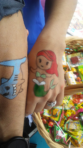 Grocery Store «Grocery Outlet Bargain Market», reviews and photos, 825 W 11th St, Tracy, CA 95376, USA