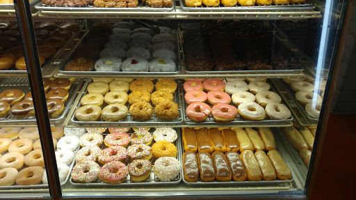 Donut Shop «Alvernon Donut Shop», reviews and photos, 1450 S Alvernon Way, Tucson, AZ 85711, USA