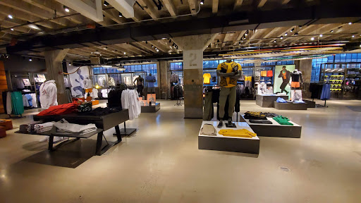 Clothing Store «Nike Georgetown», reviews and photos, 3040 M St NW, Washington, DC 20007, USA