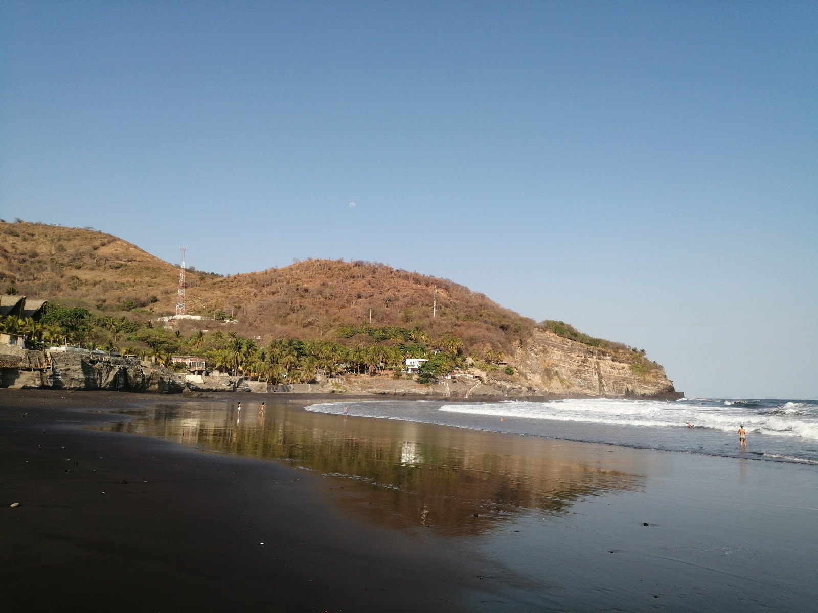 El Zonte beach on the map with photos and reviews🏖️