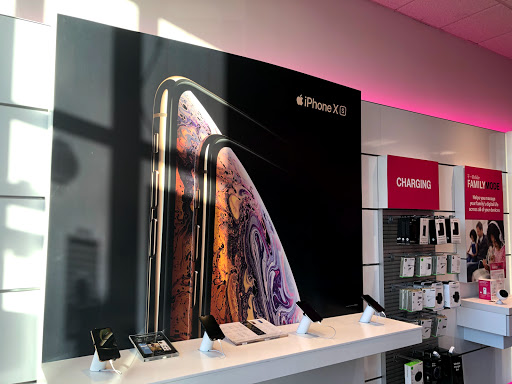 Cell Phone Store «T-Mobile», reviews and photos, 135 Ranch Dr, Milpitas, CA 95035, USA