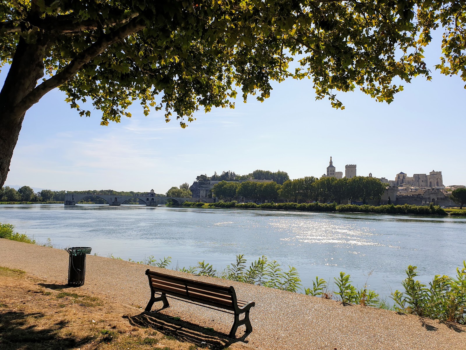 Foto von Avignon plage und die siedlung