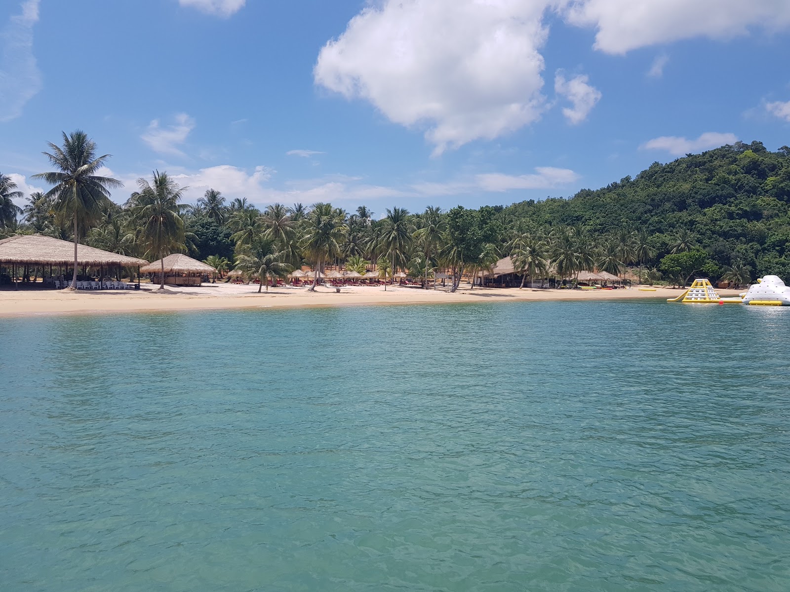 Photo de Coco Plage situé dans une zone naturelle