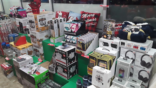 Dollar Store «FAMILY DOLLAR», reviews and photos, 717 E Main St, Fennville, MI 49408, USA