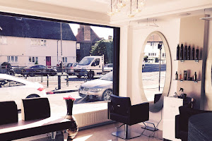 R/Style Hair & Beauty salon in Eltham