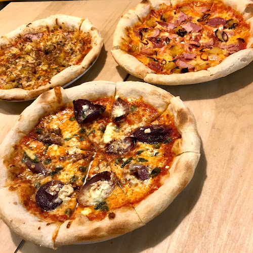 Reviews of Corner Stone Pizza in Nottingham - Pizza