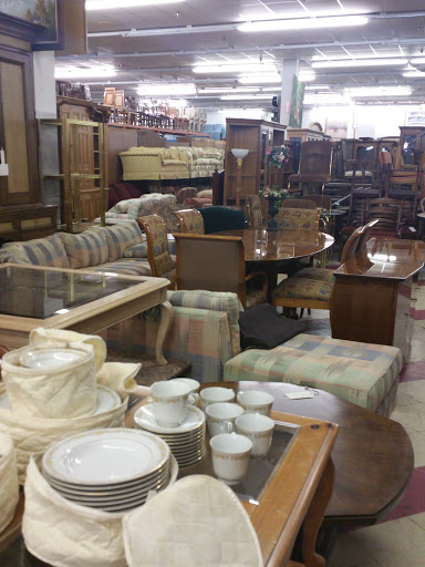 Thrift Store «Thrift & Dollar Inc», reviews and photos, 950 N Lake St, Aurora, IL 60506, USA