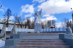 Monument to the Fallen sharintsam image