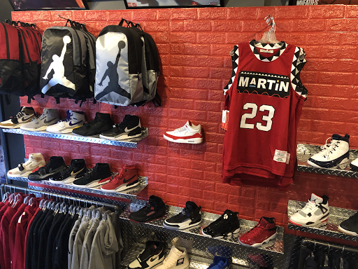 Shoe Store «Sole Street Shoes», reviews and photos, 716 16th St # 1, Denver, CO 80202, USA