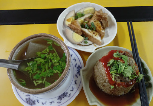 城門碗粿肉粽傳統美食(鱸魚湯) 的照片