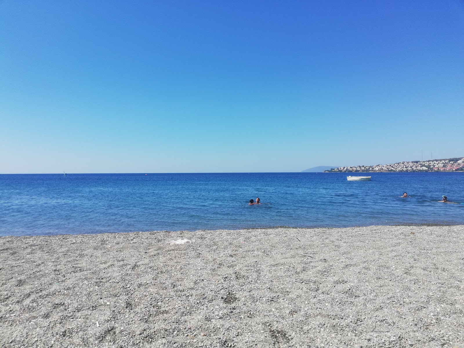 Φωτογραφία του Akarca Plaji - δημοφιλές μέρος μεταξύ λάτρεις της χαλάρωσης