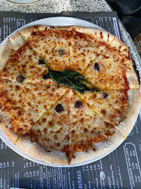 Pizza du Restaurant français La Flottille à Versailles - n°17