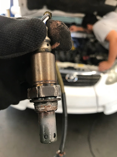 Auto Repair Shop «Huff Muffler of Brandon, LLC.», reviews and photos, 702 E Brandon Blvd, Brandon, FL 33511, USA