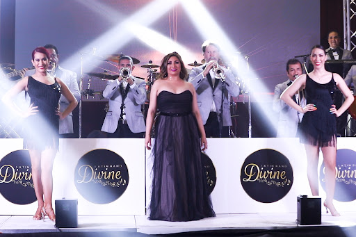 Grupo Versatil Divine Grupo Musical Latin Band Los Angeles image