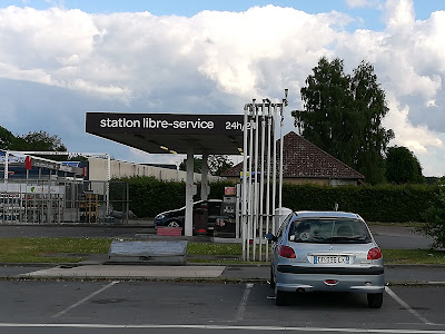 Station-service Carrefour Market à Villers-Bocage