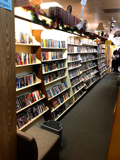 Used Book Store «Book Corner Tampa Bay», reviews and photos, 728 W Lumsden Rd, Brandon, FL 33511, USA