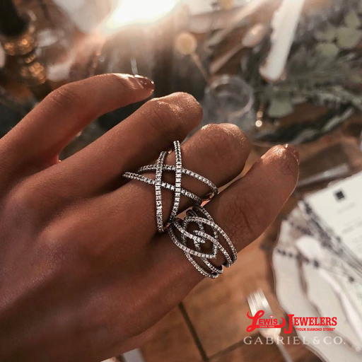 Jewelry Store «Lewis Jewelers», reviews and photos, 2000 W Stadium Blvd, Ann Arbor, MI 48103, USA