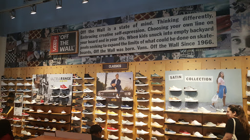 Shoe Store «Vans», reviews and photos, 9736 W Northern Ave, Peoria, AZ 85345, USA