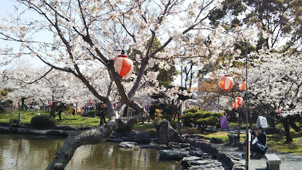 三柱神社駐車場