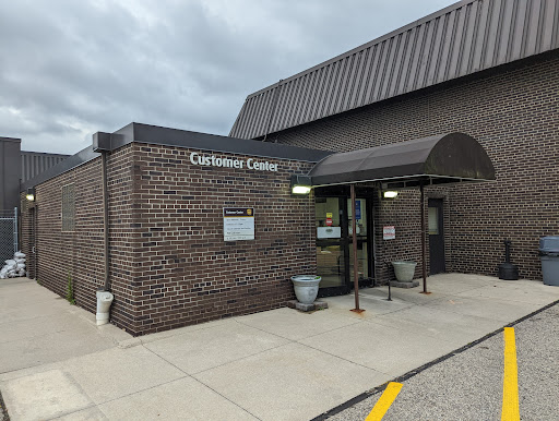 Shipping and Mailing Service «UPS Customer Center», reviews and photos, 29855 Schoolcraft Rd, Livonia, MI 48150, USA