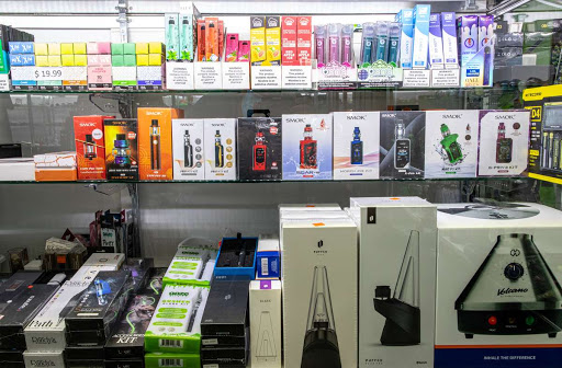 Tobacco Shop «Best Buds Smoke Shop», reviews and photos, 1730 E Apache Blvd #105, Tempe, AZ 85281, USA
