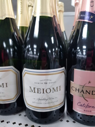 Liquor Store «Montgomery County Liquor & Wine - Goshen Crossing», reviews and photos, 20004 Goshen Rd, Gaithersburg, MD 20879, USA