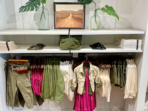 Clothing Store «Banana Republic», reviews and photos, 454 Evergreen Ct, Central Valley, NY 10917, USA