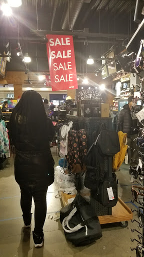 Clothing Store «Zumiez», reviews and photos, 200 Baychester Ave #204C, Bronx, NY 10475, USA