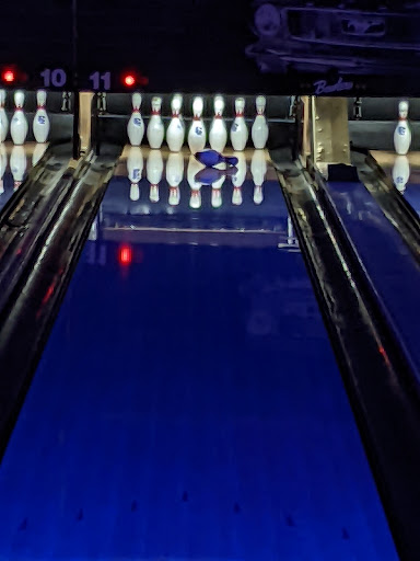 Bowling Alley «Brunswick Zone Roselle Lanes», reviews and photos, 1100 W Lake St, Roselle, IL 60172, USA