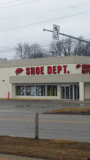 Shoe Store «Shoe Dept.», reviews and photos, 1702 1st Ave E, Newton, IA 50208, USA