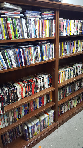 Shopping Mall «Town & Country Shopping Center», reviews and photos, 2615 N Kansas Expy, Springfield, MO 65803, USA