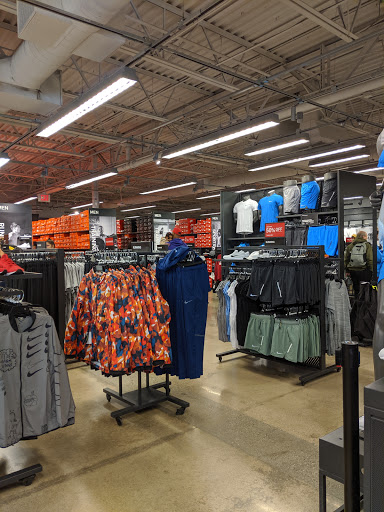 Sporting Goods Store «Nike Factory Store», reviews and photos, 1 Outlet Blvd #600, Wrentham, MA 02093, USA