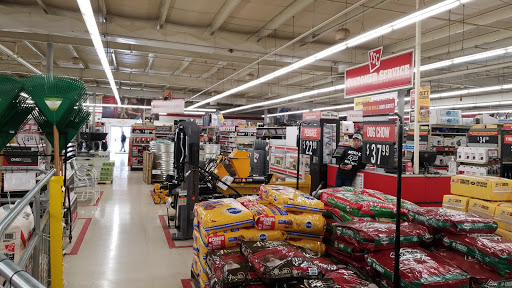 Home Improvement Store «Tractor Supply Co.», reviews and photos, 1550 Whitehall Rd, Muskegon, MI 49445, USA