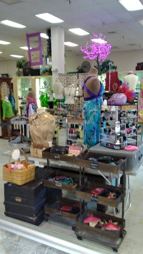 Thrift Store «SafeSpace Thrift Shoppe», reviews and photos, 10011 US-1, Port St Lucie, FL 34952, USA