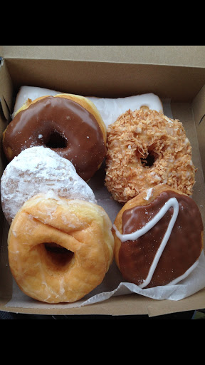Donut Shop «County Donuts», reviews and photos, 1218 S Roselle Rd, Schaumburg, IL 60193, USA