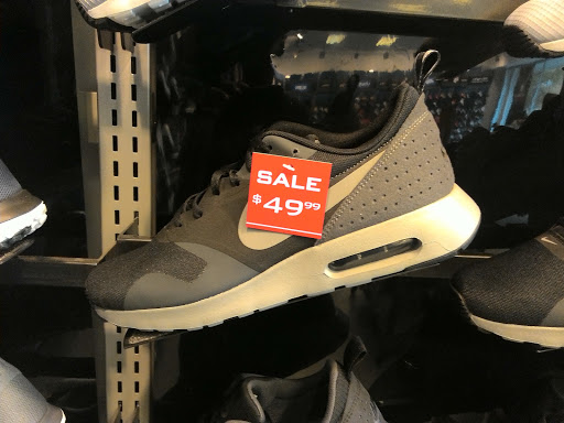 Shopping Mall «Freedom Village Shopping Center», reviews and photos, 1039 Alleghany St, Charlotte, NC 28208, USA