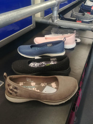 Shoe Store «SKECHERS Factory Outlet», reviews and photos, 8460 Gulf Fwy, Houston, TX 77017, USA