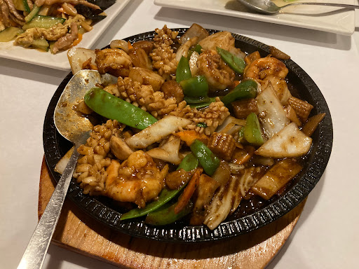 Chinese Restaurant «Rainbow Garden», reviews and photos, 1402 S Neil St, Champaign, IL 61820, USA